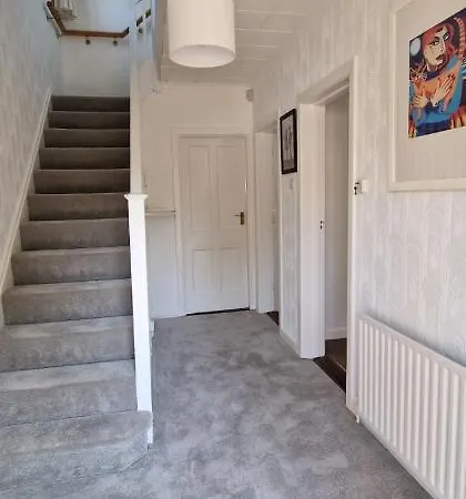 Hotel In Monkstown
